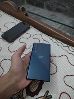 Arrows F52 A 5G  8/128 snapdragon chipset