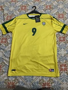 Brazil Ronaldo Nazario (R9) 1998 retro football jersey/shirt. Size: L