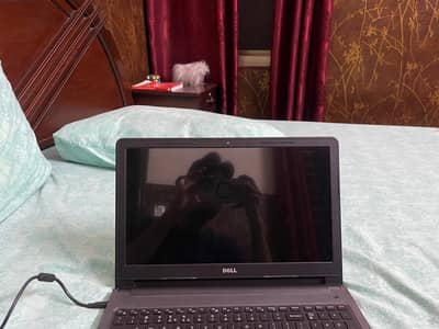 Dell Laptop 15 inch 4 GB Ram 1 TB memory Core i3 8th generation