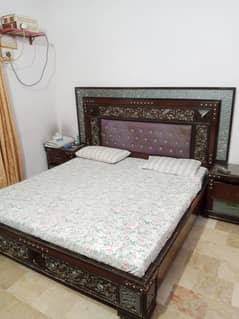 WOODEN KING SIZE BED SET WITH MATTRESS