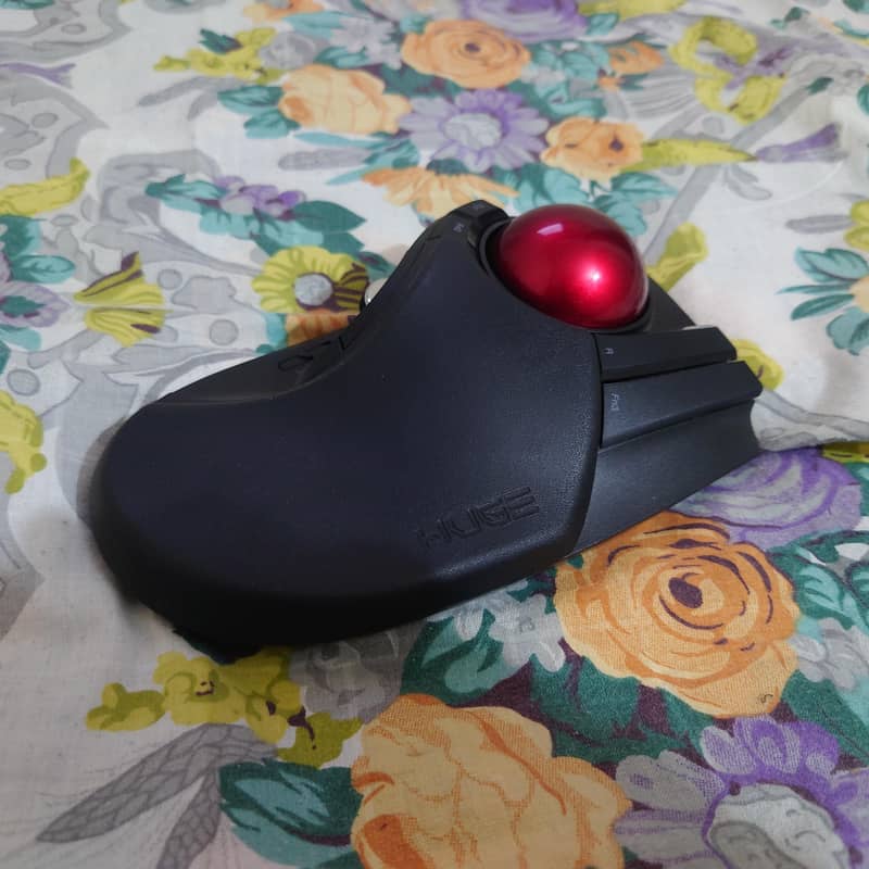 Elecom Huge - Trackball Mouse 4