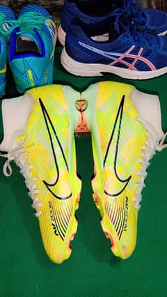 Football shoes