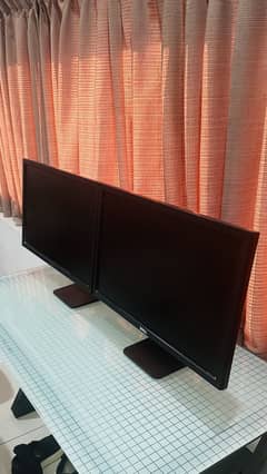 24 inches DELL LEDs with double monitors DELL stand