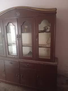 usedable showcase in good condition available for sale