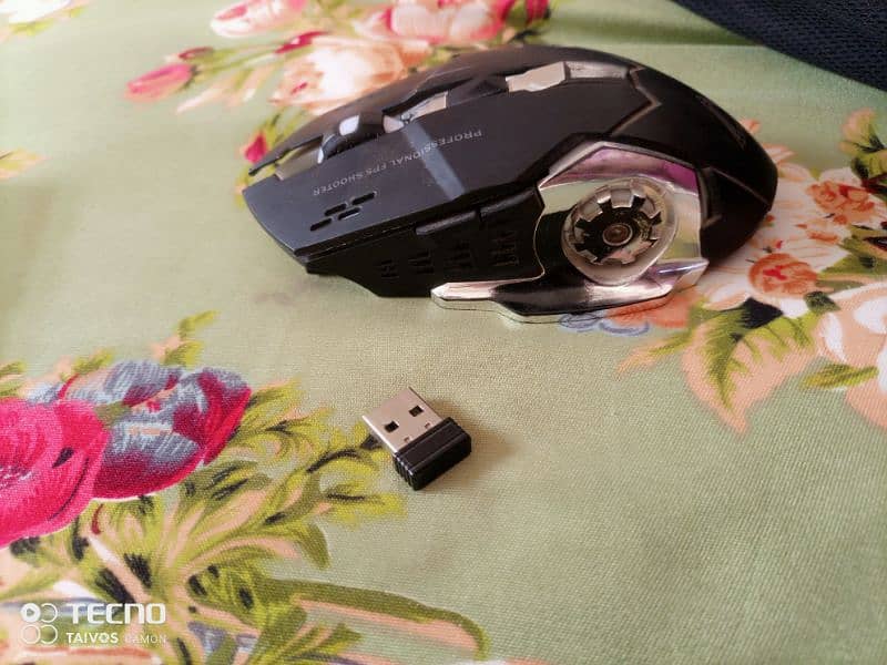 RGB mouse wire less and keyboard + alfa and simple mouse 2