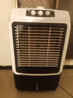 GFC 6700 Deluxe, Used 1 year with 6 Ice Packs