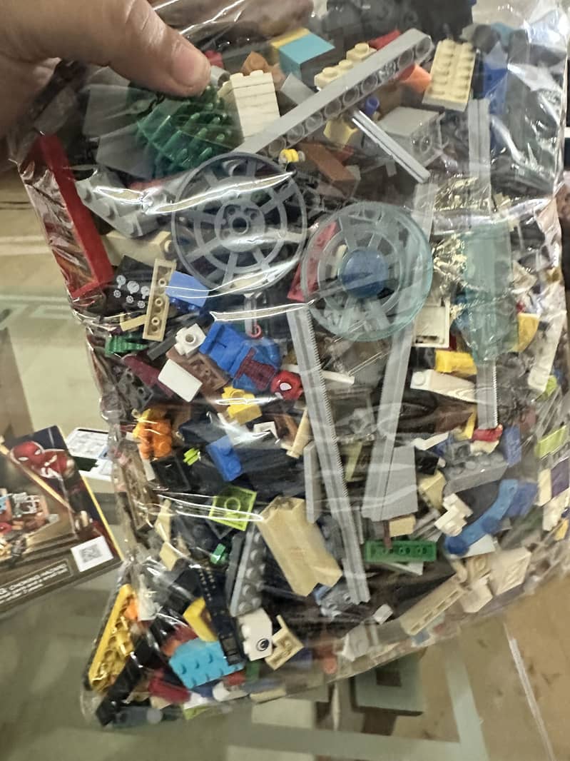 Lego random bricks of sets with two books and stickers 0