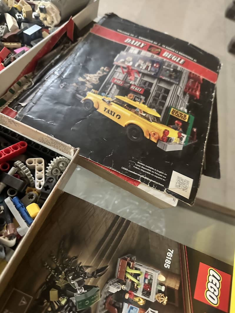 Lego random bricks of sets with two books and stickers 3
