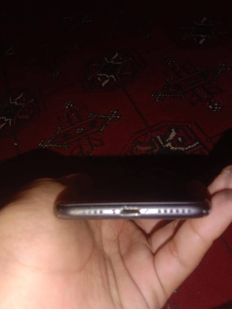 iPhone 8 9/10 condition non pta bypassed 2