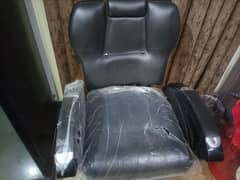 Barber Chair 10/10 condition for sale in good price