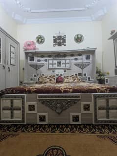 Double bed with beautiful crown