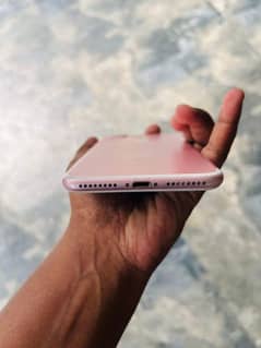 iphone iPhone 7 plus 128 GB my WhatsApp number 03293819821