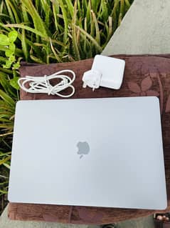 MacBook Pro 16" (2019) - Core i7 / 16GB RAM / 512Gb SSD