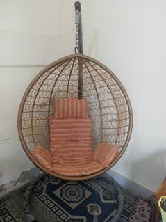 swing jhoola for sale only 1.5 month used ho hai bilkol new condition
