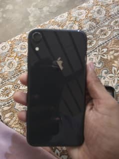 Iphone XR with 5 more item lush condition Water pack