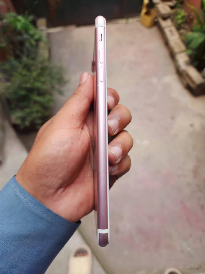 Iphone 7 plus 128 PTA (Read Add) 4
