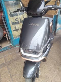 Revoo electric scootey for sale