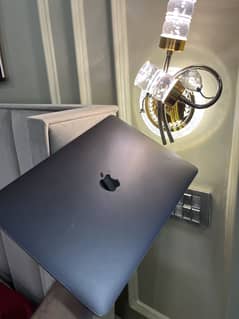 Apple MacBook pro 2018 touch bar/03461809478