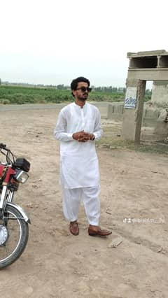 Muje Job ki bht sakt zarorat Hai house helper bike rider koi bhi job