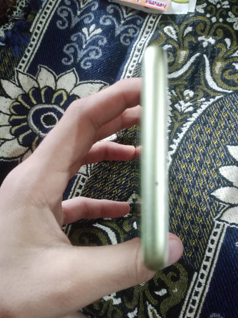 10by10 he all ok he new one hand use and beautiful color no open no re 3