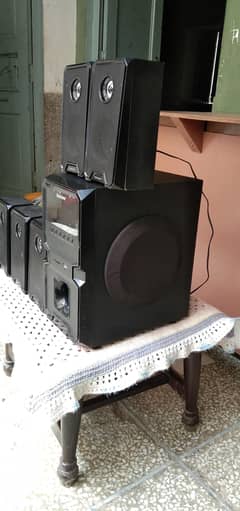 Bluetooth speaker Nikai model no NHT5001BT