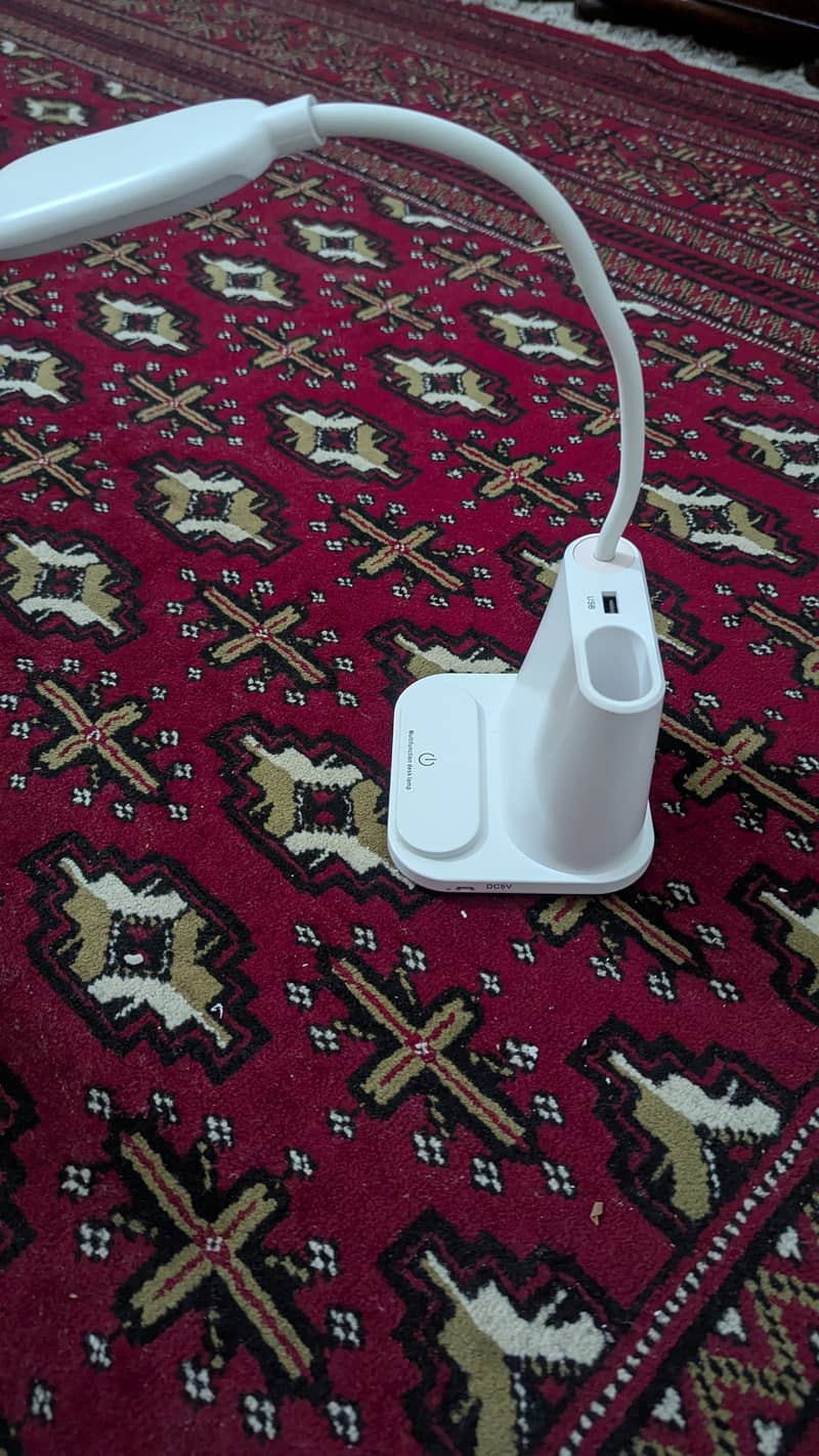 Imported Multifunction desk lamp with built-in power bank 1