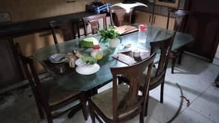 8 Seater Dining Table in Excellent Condition