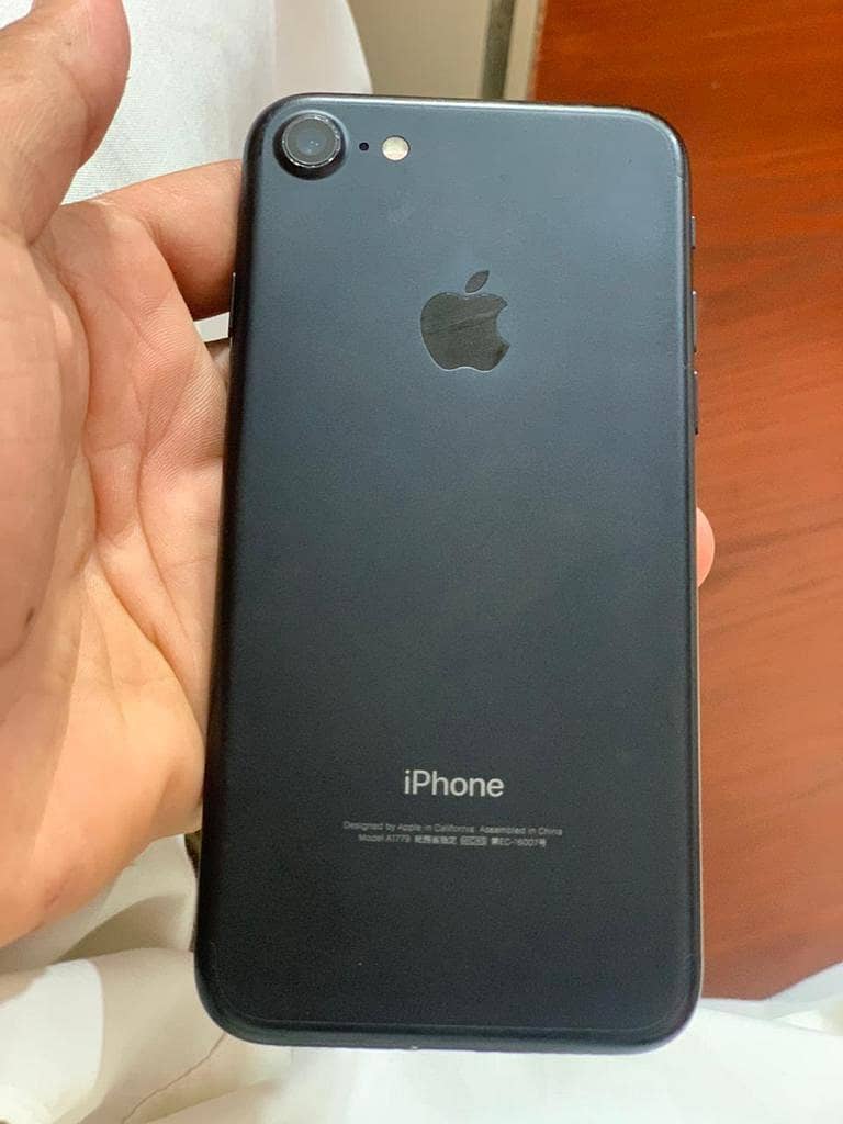 I phone 7  very good condition Exchange possible with any android 0
