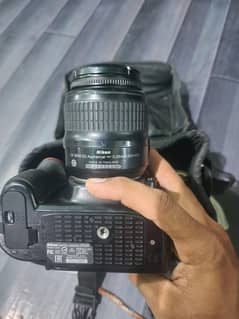 nikon 5200d all  battry charjwr dono saath hay