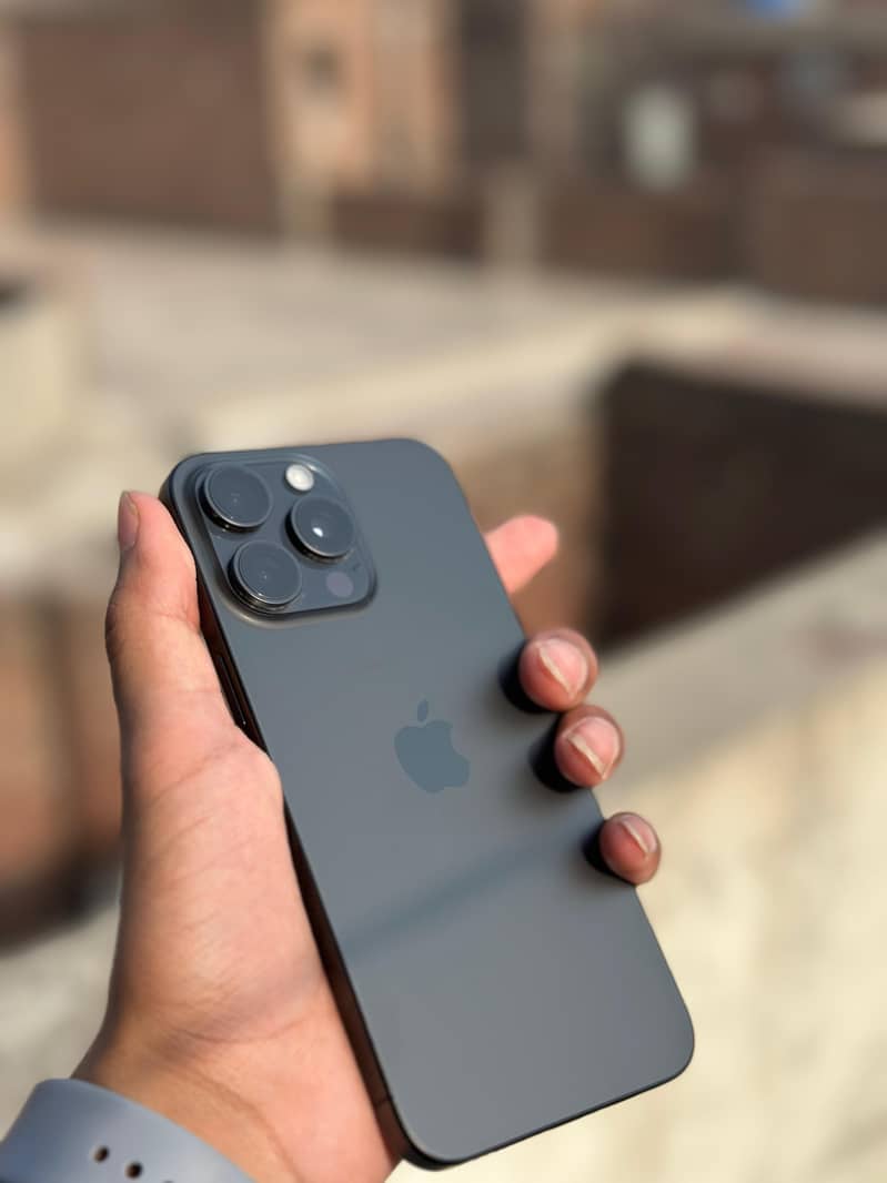 iphone 15 Pro Max 99 Health With Com Box 03269969969 Whtsap And LocaL 4