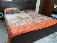 king bed, single bed both available