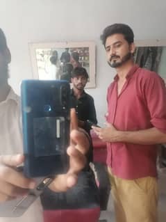 Huawei 9x katr se mangwya tha aor pti prof pakistan se krwya hai