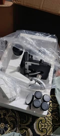 Microscope
