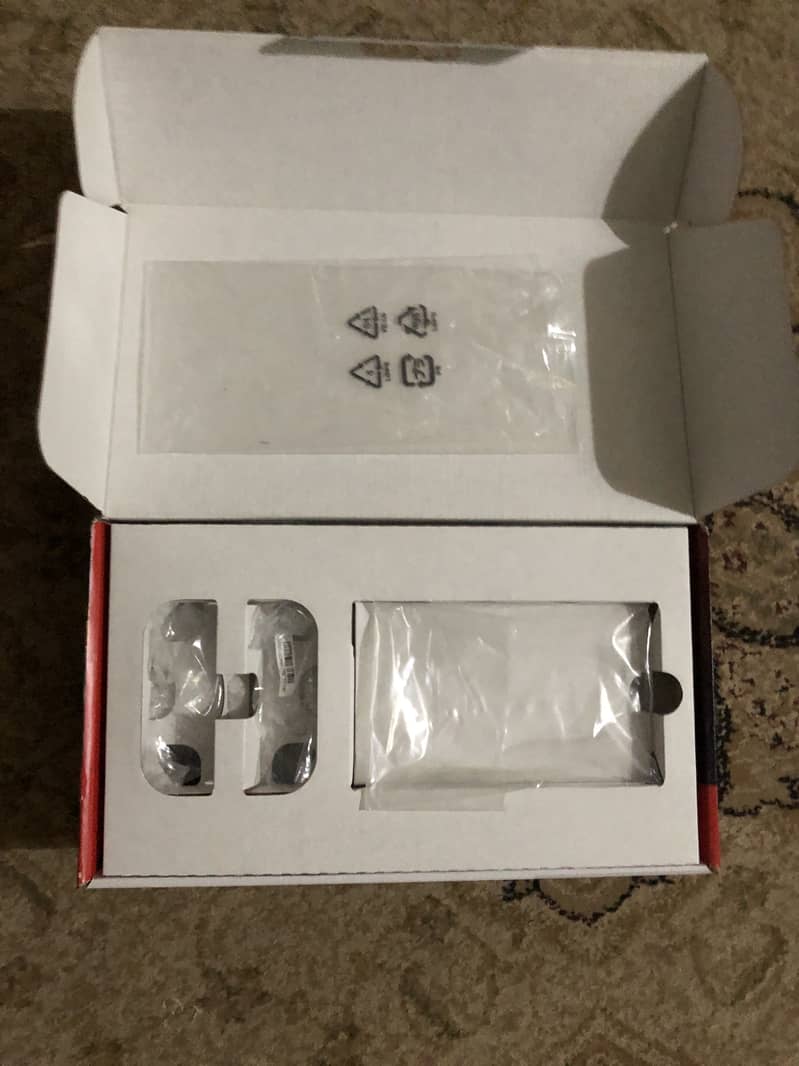 Nintendo switch v2 10/10 condition with additional games and case 11