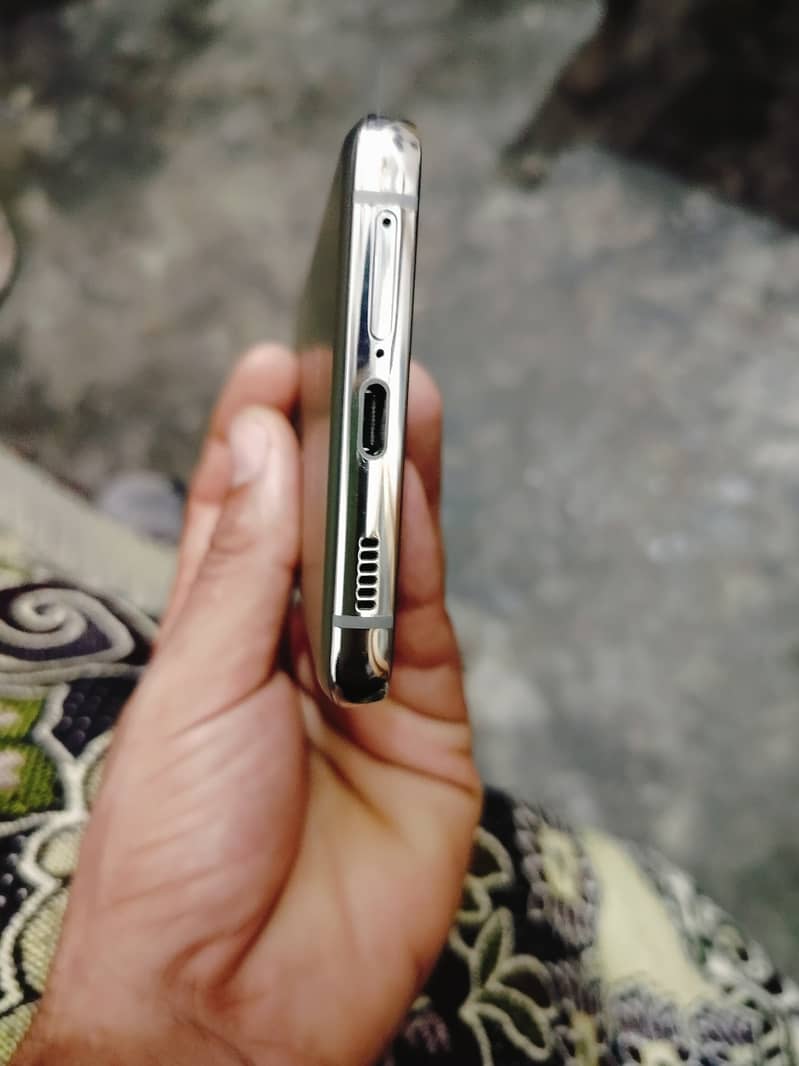 Front and back panal not working mobile condition is good only front 5