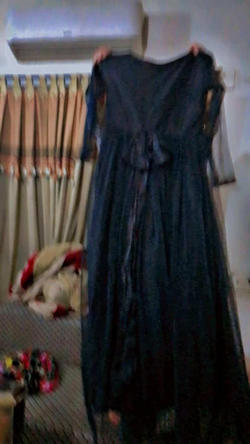 Maxci medium size black color  contact number 0324578045 2