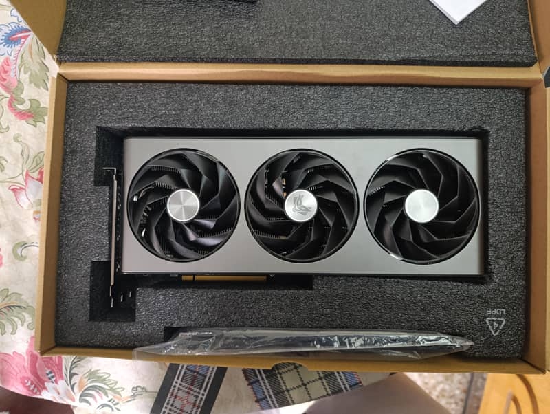 Amd Rx7800xt Sapphire Nitro Plus graphics card gpu 3