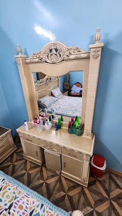 Crown Design Bed
