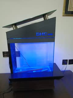 DHC aquarium not used brand new with lights