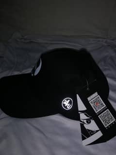 Caps