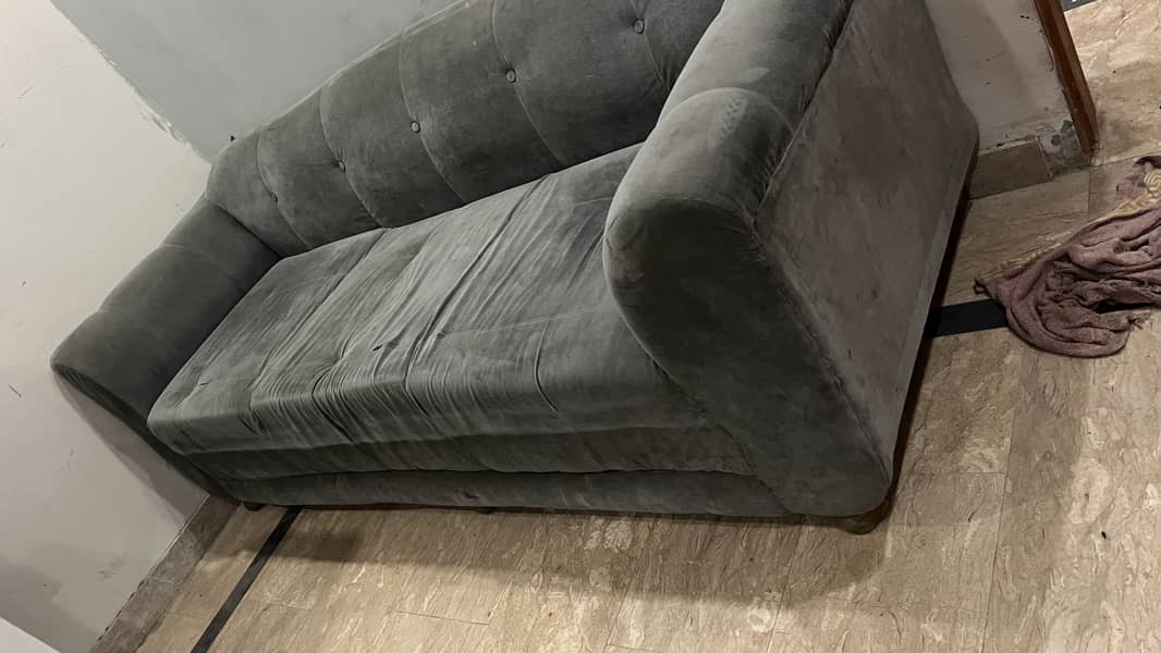 Use sofa in good condition 2