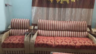 Decent 5 Seater Sofa Set