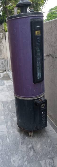 Geyser super Asia 35 gallons
