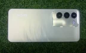 vivo y100