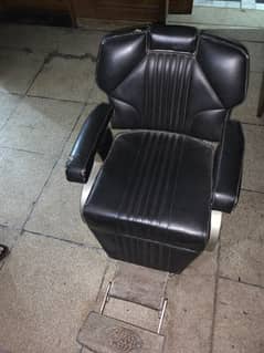 Heavy Duty Barber Chairs (Pair) – Premium Quality – 9/10 Condition