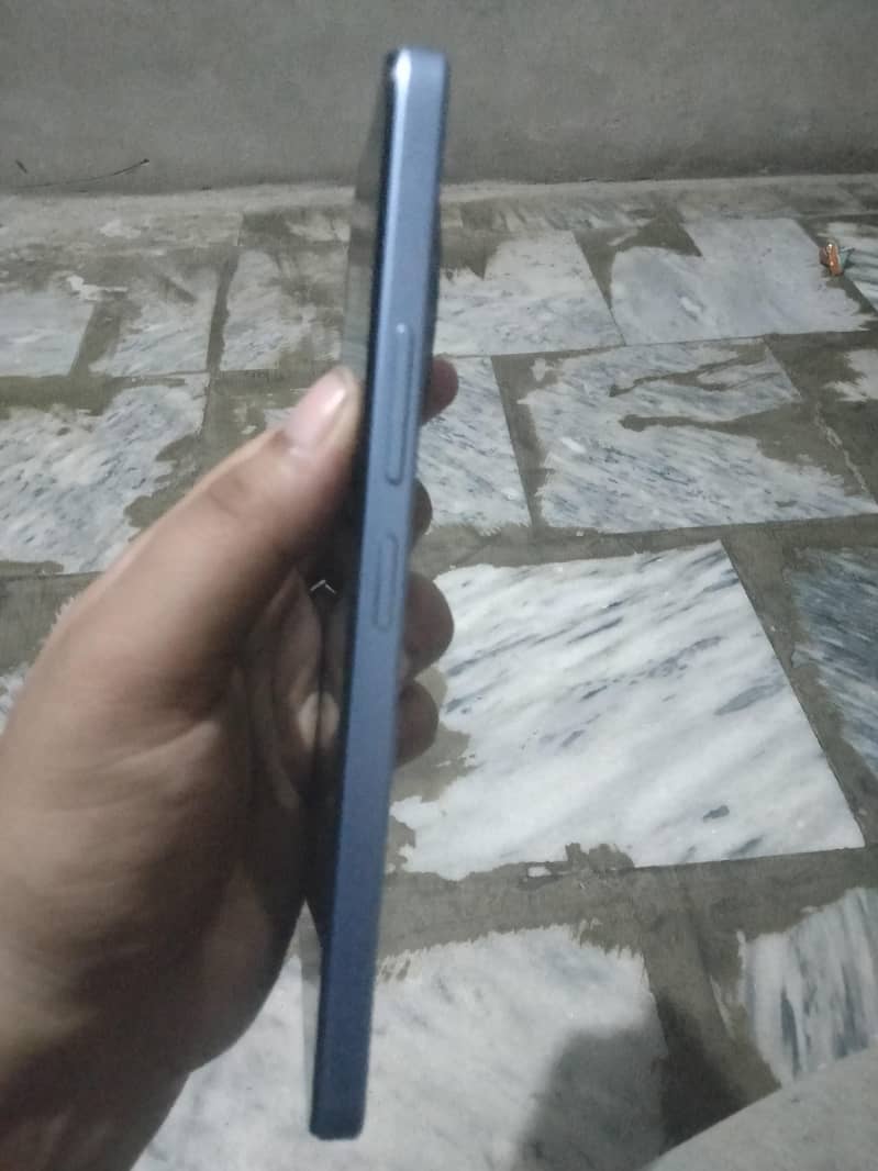 mobile with box  Redmi A 3 5