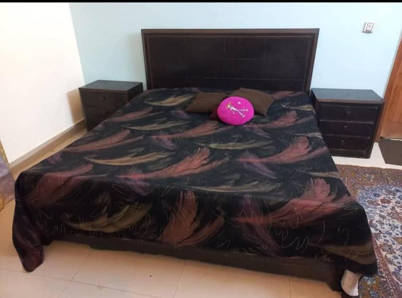 Bed Set with side tables , dressing and mirror 2
