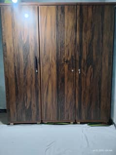 Almari Wardrobes