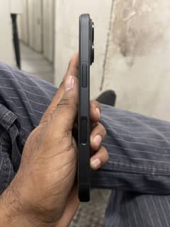 Iphone 16 black color icloud locked