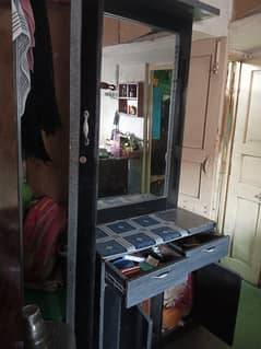 Dressing table